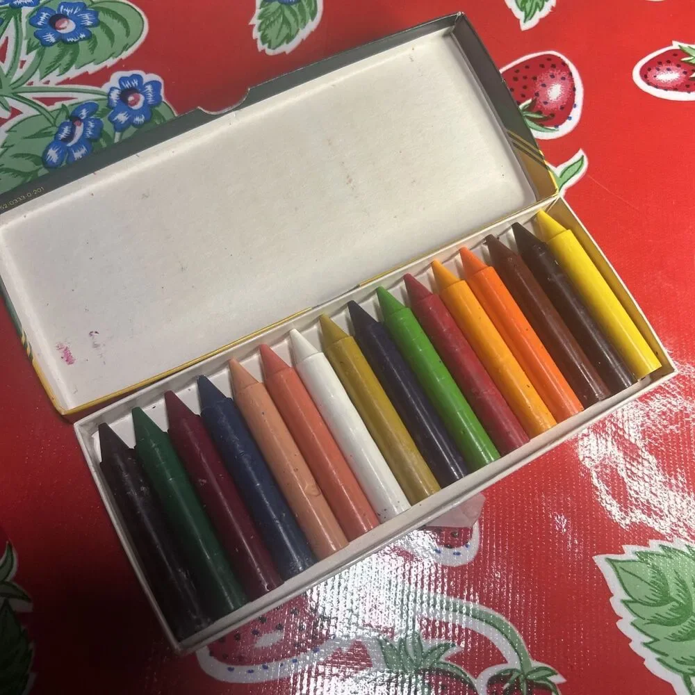 Vintage 1988 Crayola Large Crayons 16 Count Binney & Smith Flat Box